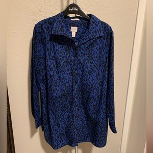 Chico’s Blue Leopard Print Button Up No-Iron Blouse Size 2 - Long length